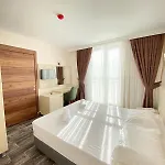 Dream Town Hotel&restaurant Hotel