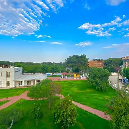 فندق Dream Town Hotel&restaurant 3*