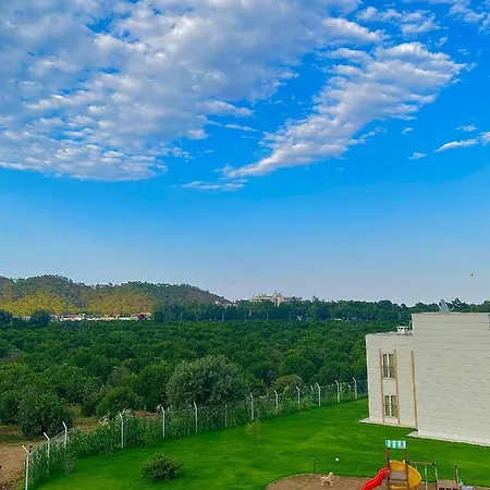 Dream Town Hotel&restaurant Hotell