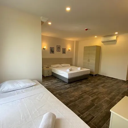 Dream Town Hotel&restaurant Hotell 3*