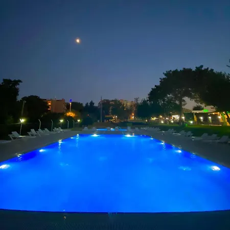 Dream Town Hotel&restaurant Hotell