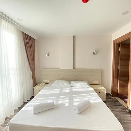Dream Town Hotel&restaurant Hotell