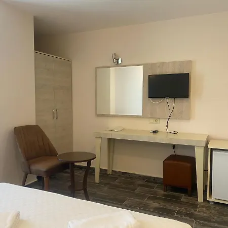 Dream Town Hotel&restaurant ホテル 3*