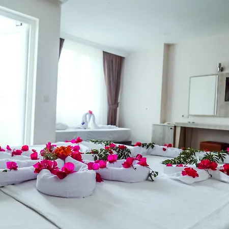 Dream Town Hotel&restaurant Hotell 3*