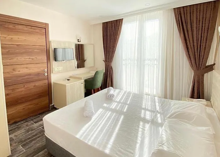 Dream Town Hotel&restaurant Ξενοδοχείο 3*