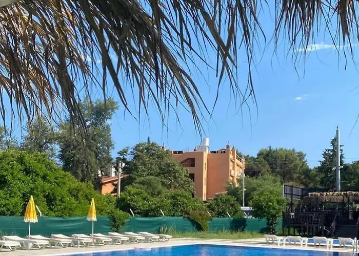 Dream Town Hotel&restaurant Ξενοδοχείο 3*