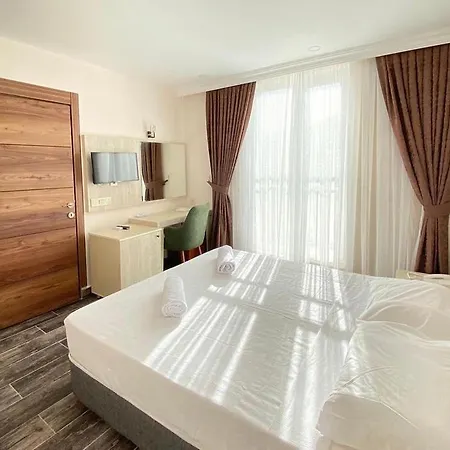 Dream Town Hotel&restaurant Hotell 3*
