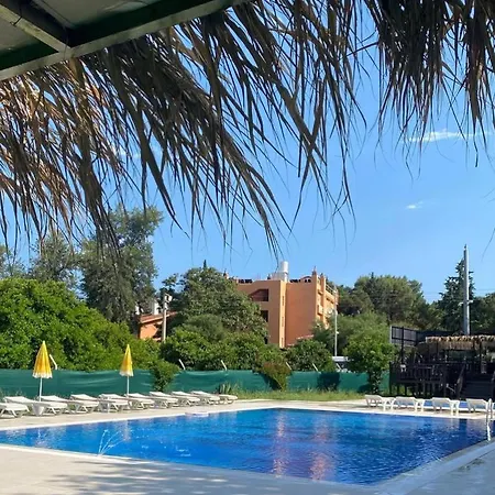 Dream Town Hotel&restaurant Hotell 3*