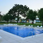 Dream Town Hotel&restaurant فندق كمر